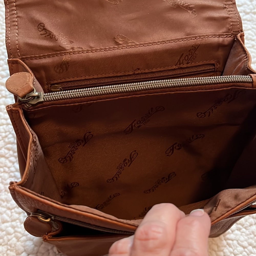 Fossil Crossbody - Picture 6 of 16